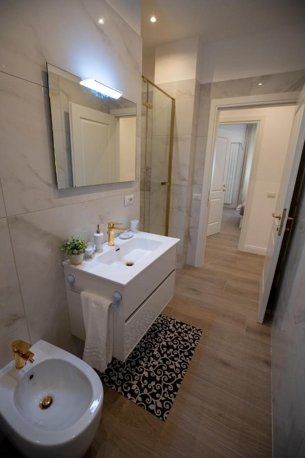 Suite Imperiale Colosseo Roma Exterior foto