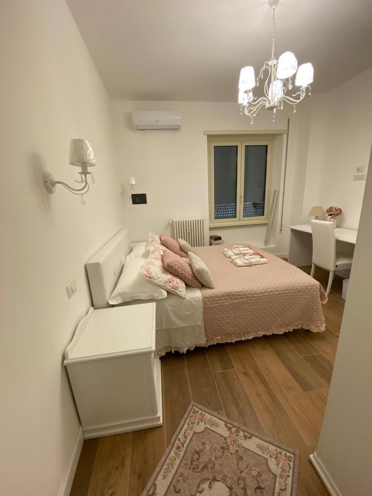Suite Imperiale Colosseo Roma Exterior foto
